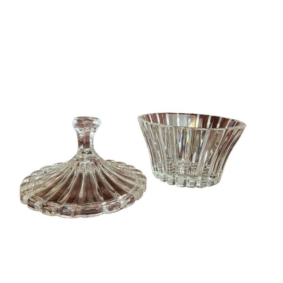 Vintage Clear Ribbed cut glass lidded trinket dish - Picture 2 of 2